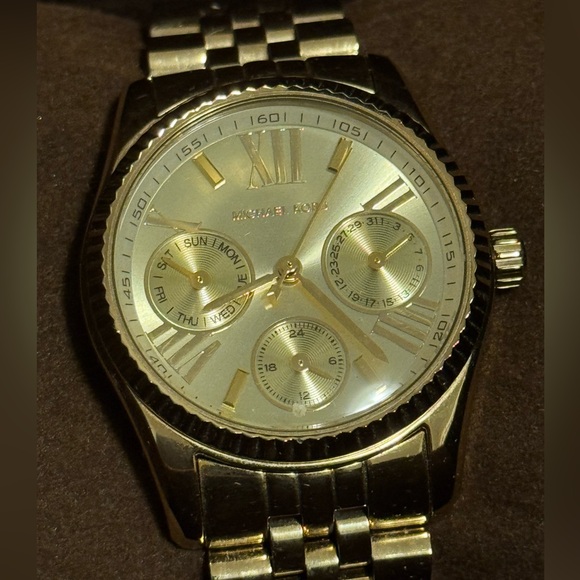 Michael Kors Women’s Rose Gold Chronograph Watch – With Box - Picture 1 of 3